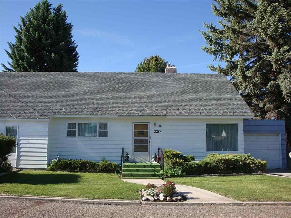 1st image of 220 Ashland Dr