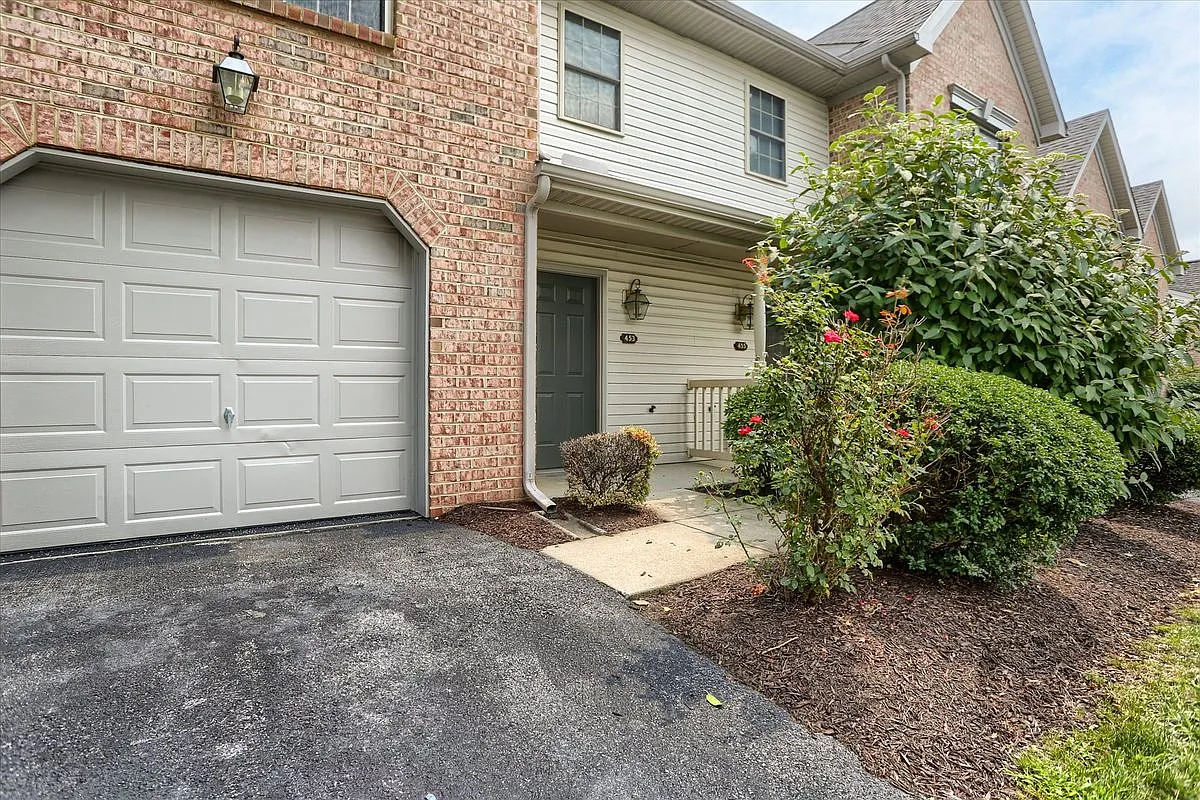 3 bed, 2.5 bath, 1604 sqft, $1,925 — Photo 4