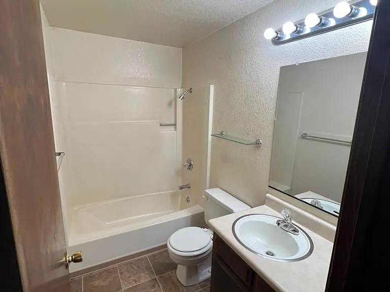 828 Cherry St #C — Photo 2