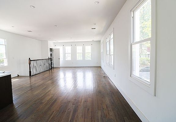 5th image of 1012 Hollywood Ave Floor 2