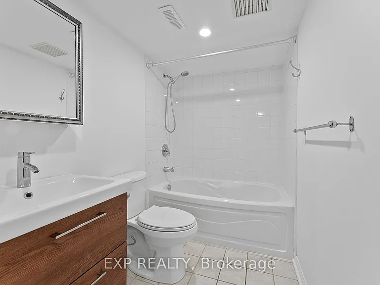 12 B Portland St #Townhouse B — Photo 14