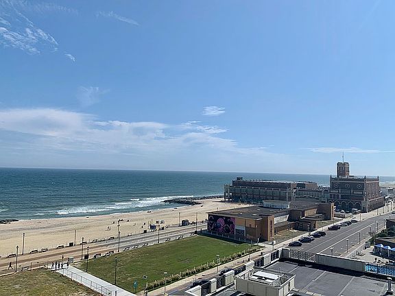 Expansive Ocean Views!