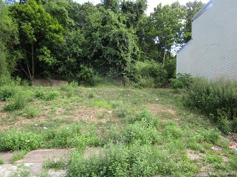 2nd image of 5121 Kincaid St