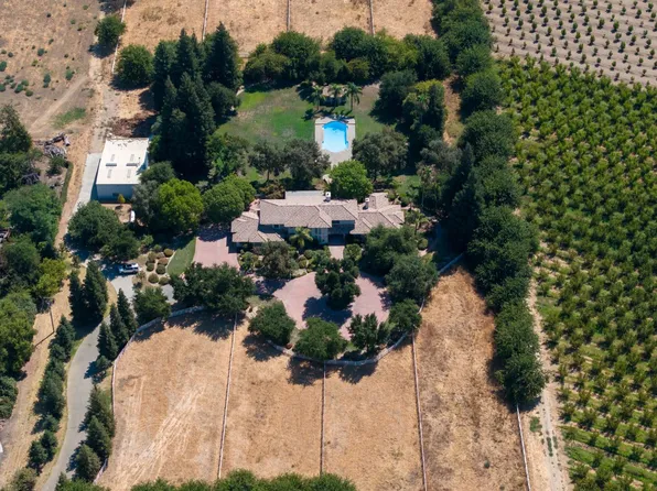 7292 S Kings River Rd, Parlier, CA 93648