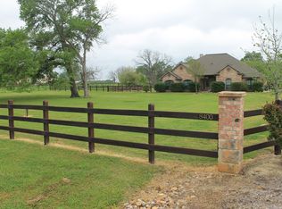 8400 Wheelock Hall Rd, Hearne, TX 77859