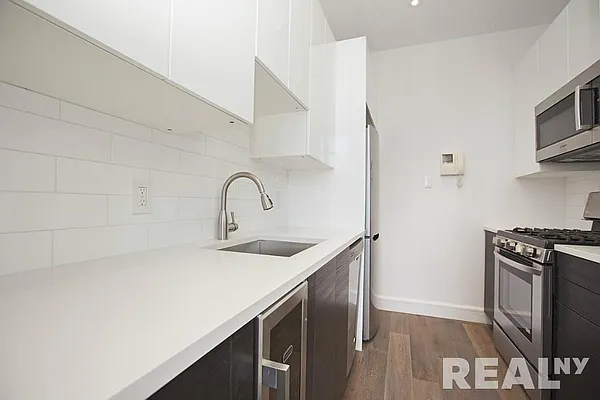 Rented by REAL New York | media 12