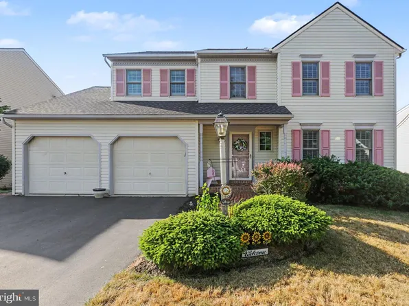 143 Jacobs Creek Dr, Hershey, PA 17033