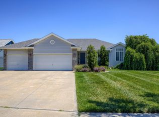 5800 Kennedy Ct, Lincoln, NE 68521