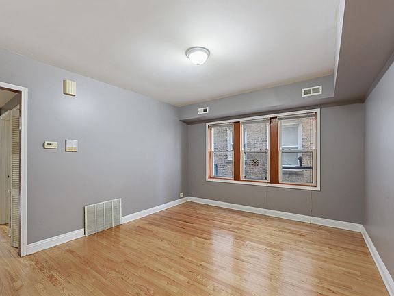 5th image of 4145 W Barry Ave #1E
