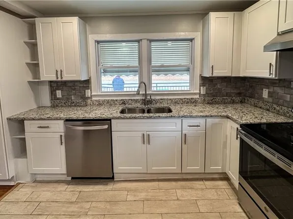 649 Valley Brook Rd, Scottdale, GA 30079