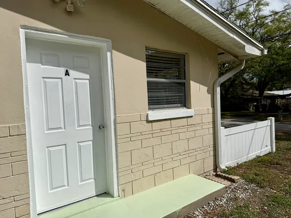 603 6th St NE #A, Largo, FL 33770