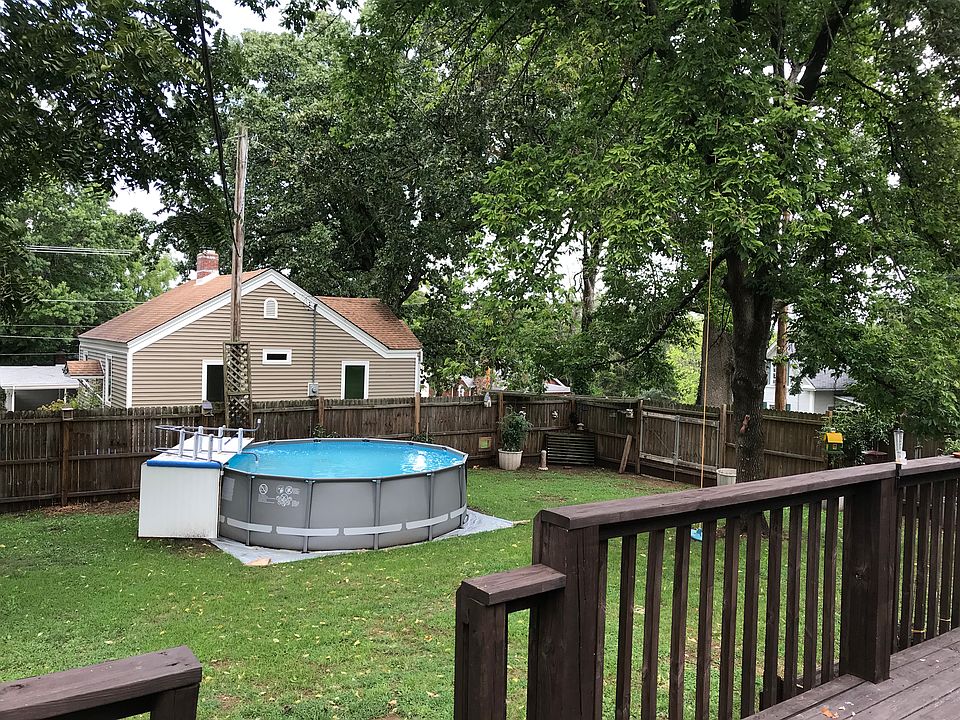 2nd image of 501 E Oak St