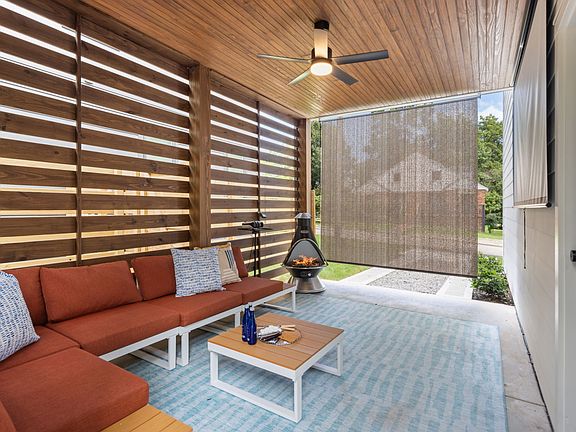 Side deck with fire pit