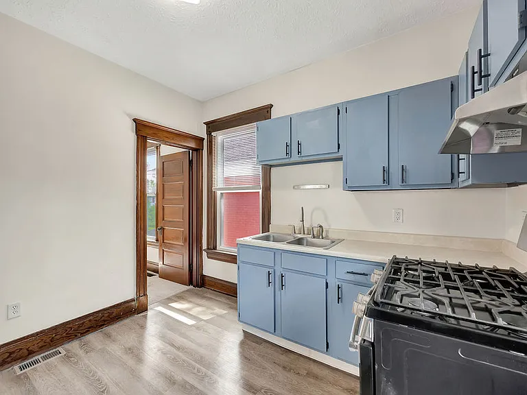 2421 Kenilworth Ave #2 — Photo 7