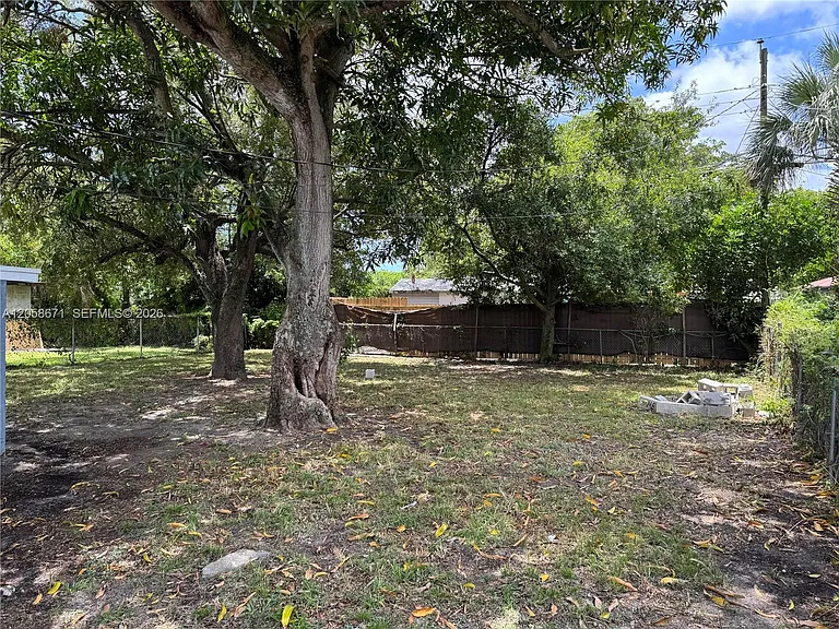 2352 NW 13th Ct — Photo 24