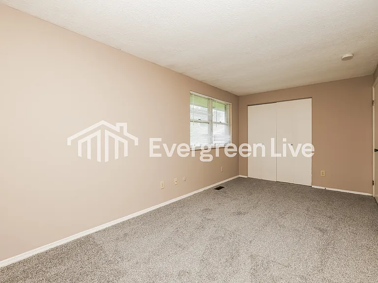 8119 Mount Hood — Photo 14