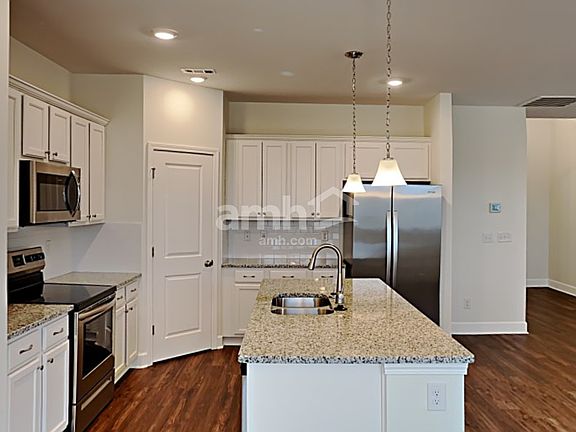 3rd image of 416 Bluewater Dr