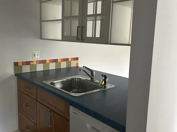2319 Packard St APT B106, Ann Arbor, MI 48104