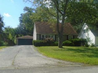 756 Juniper Rd, Valparaiso, IN 46385