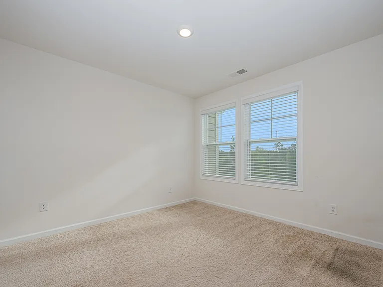 630 Cypress Glen Ln — Photo 16