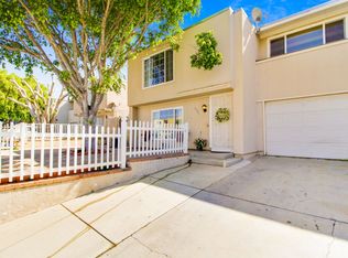 835 Raintree Pl, Vista, CA 92084