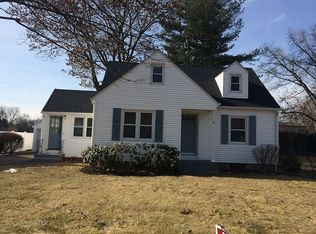 81 Belvidere Ave, Feeding Hills, MA 01030