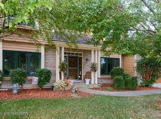 441 Inverness Dr, Aurora, IL 60504