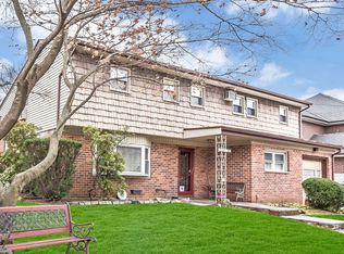 24640 54th Ave, Douglaston, NY 11362