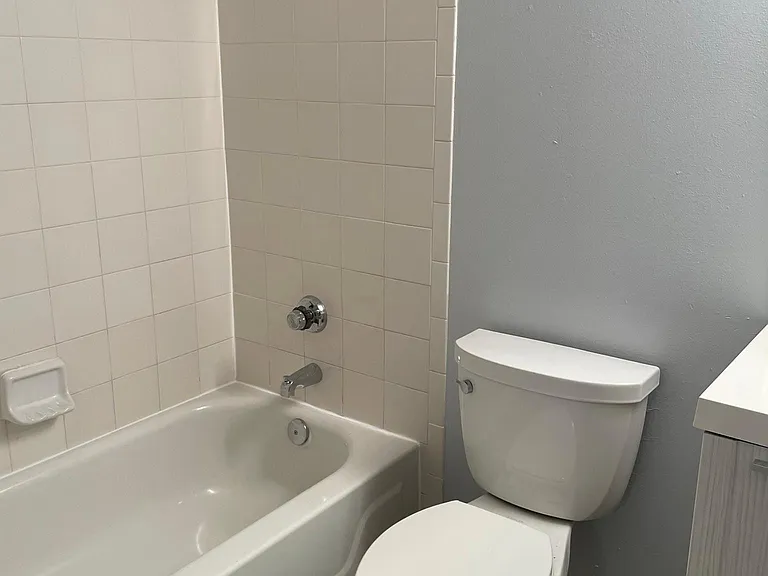 1210 Creve Coeur Crossing Ln #H — Photo 22