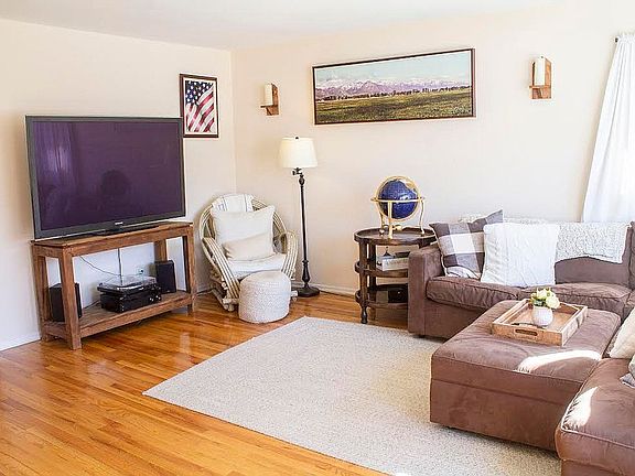 3rd image of 41 Sound Beach Ave