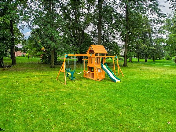 4th image of 8763 Loxley Ct