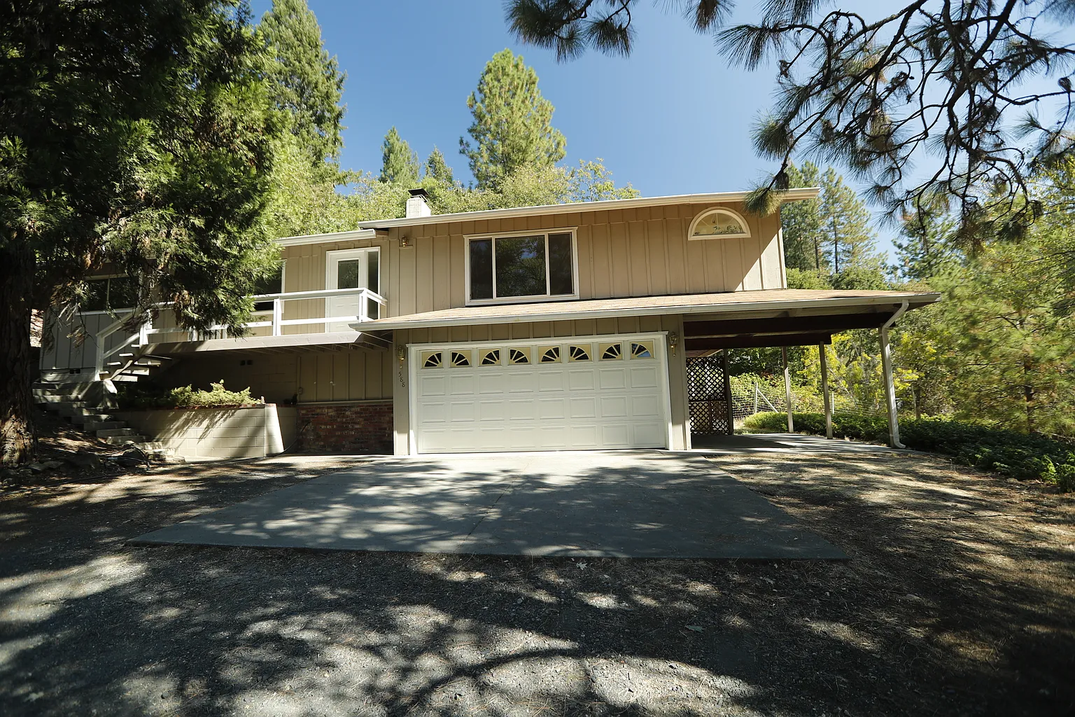 588 Palomino Dr photo 1