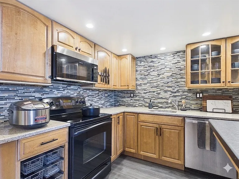 85 Brainerd Rd #P505 — Photo 5