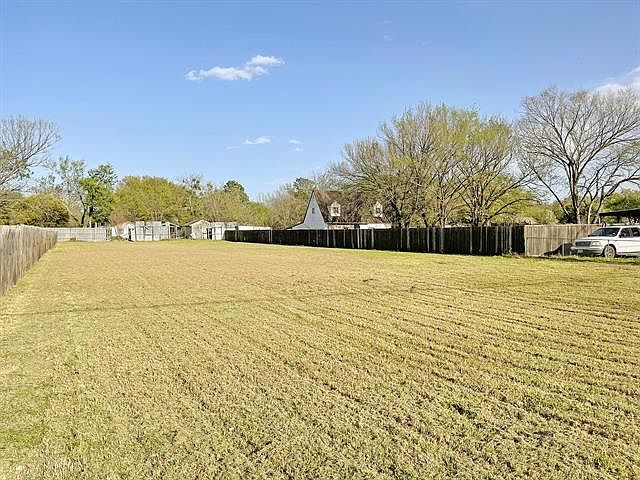 2nd image of 4024 Wood Oak Dr