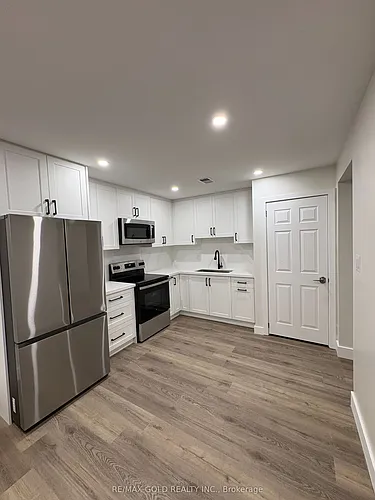 145 Riverhead Dr #BASEMENT Photo 1