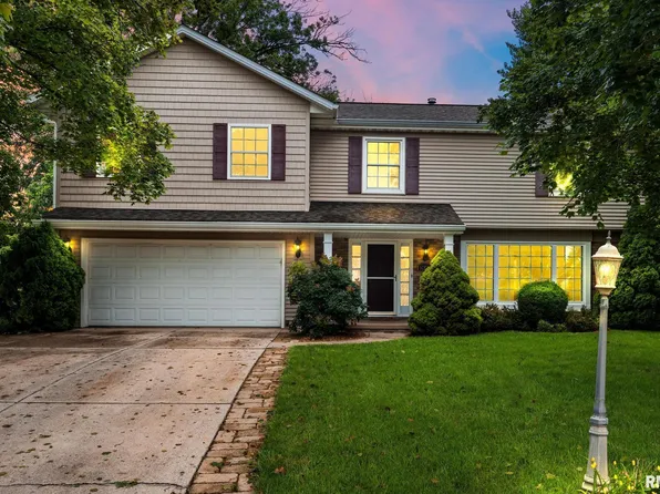 1021 E Madison St, Morton, IL 61550