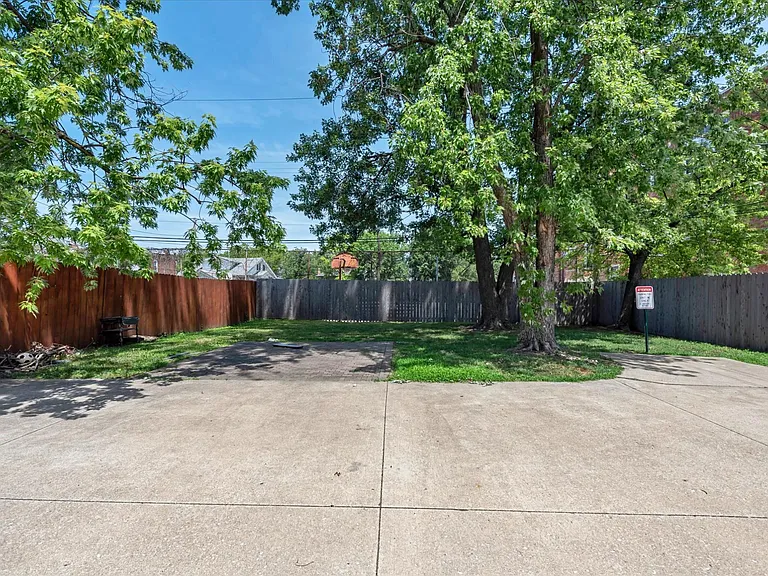 4933 Odell St #2E — Photo 19