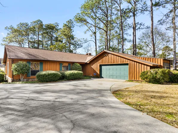 7712 Laie Pl, Diamondhead, MS 39525