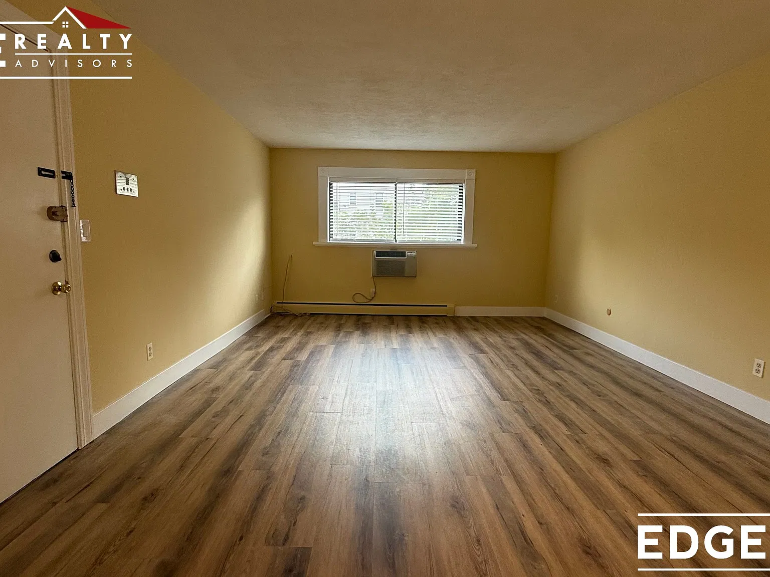 2 bed, 1.0 bath, $2,700 — Photo 4