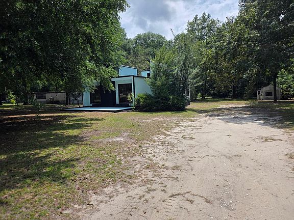 3rd image of 2824 W Black Creek Rd