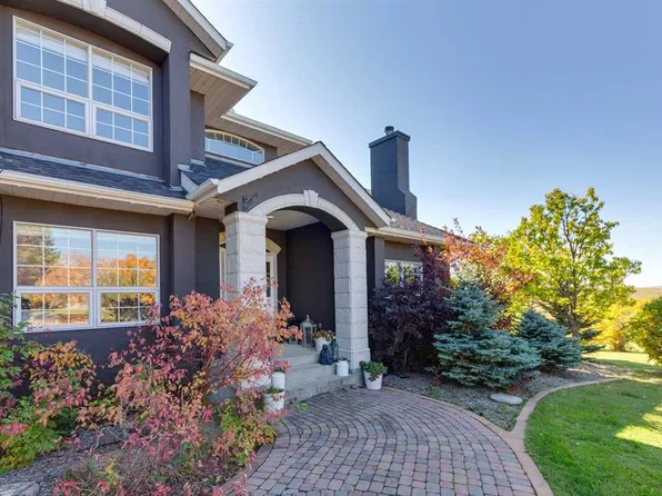 79 N Country Lane Ter, Rocky View County, AB T3Z 1H8