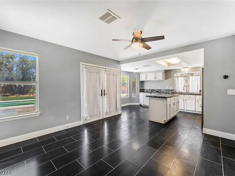 8412 White Shore Cir — Photo 5