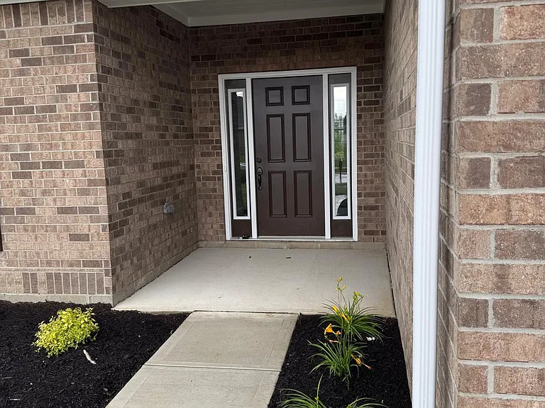 933 Reeder Cir — Photo 2