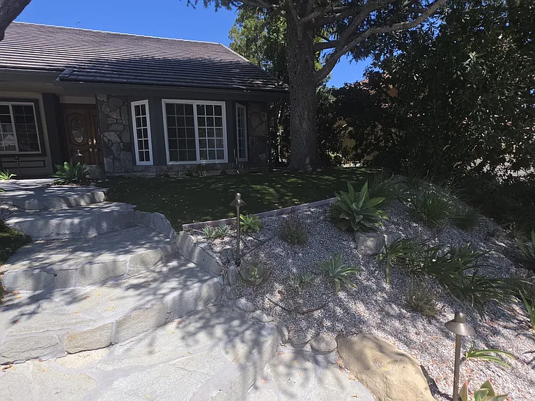 2794 Parkview Dr — Photo 3