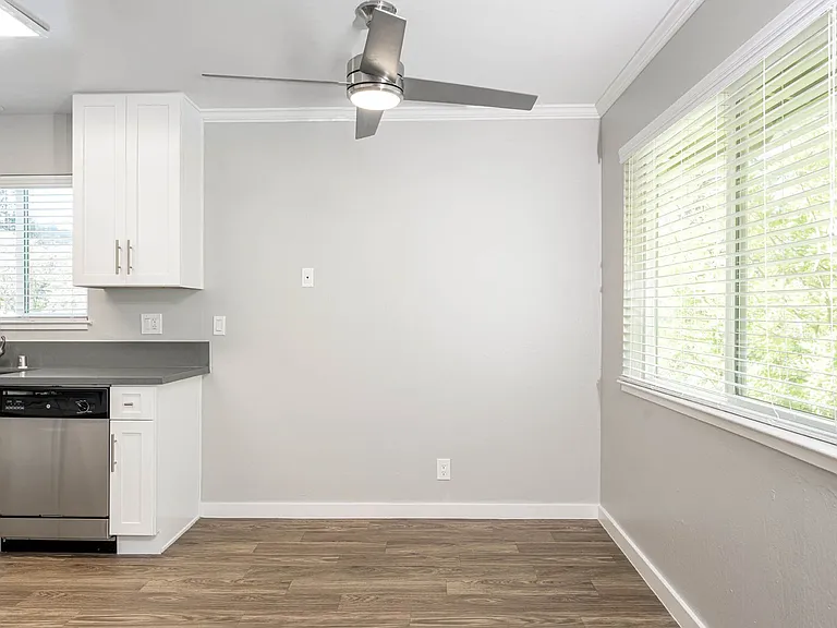 Lafayette Oaks — Photo 14