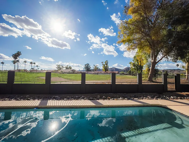 11202 S Shoshoni Dr — Photo 2