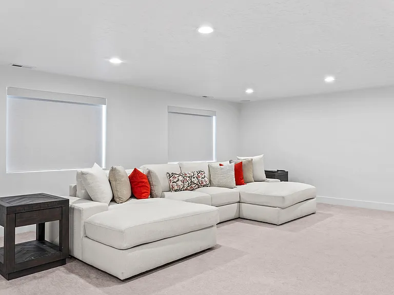 690 S Edge Ln — Photo 40