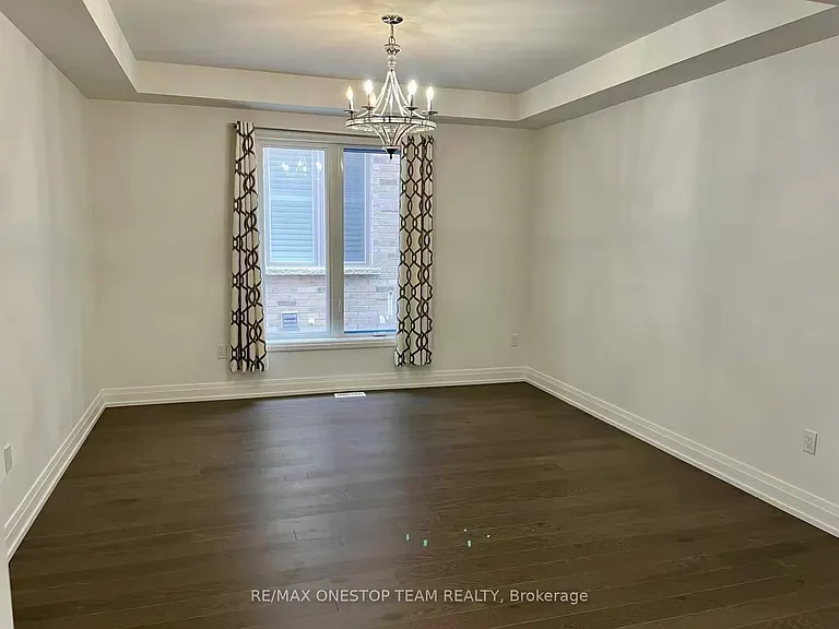 24 Pennine Dr — Photo 7