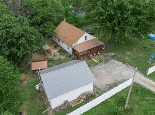 2042 Lockport Olcott Rd, Burt, NY 14028