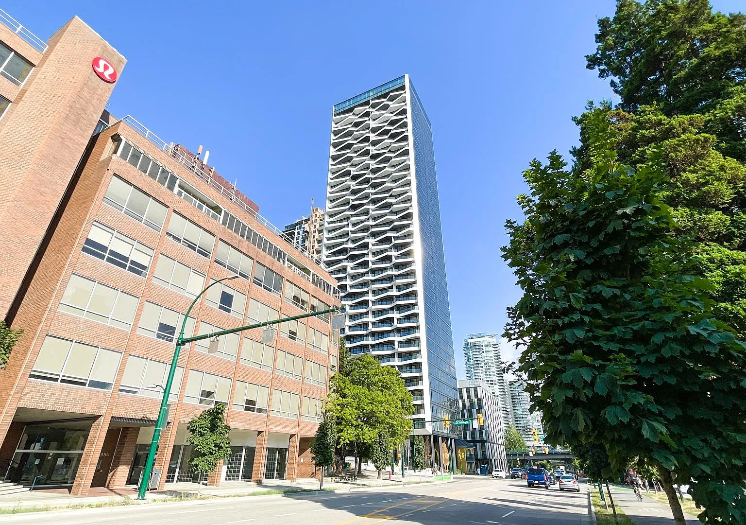 2 bed, 884 sqft, $4,200 — Photo 1